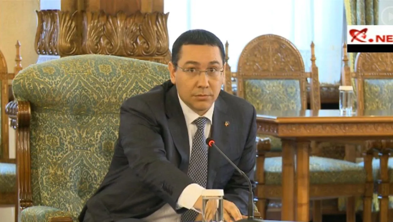 Cozmin Guşă: Ponta a reuşit să fie pisicuţ pentru că lui Băsescu îi place să mângâie pisicul