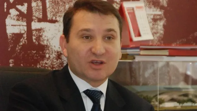 Romeo Stavarache, suspendat de Prefectura Bacău din funcţia de primar