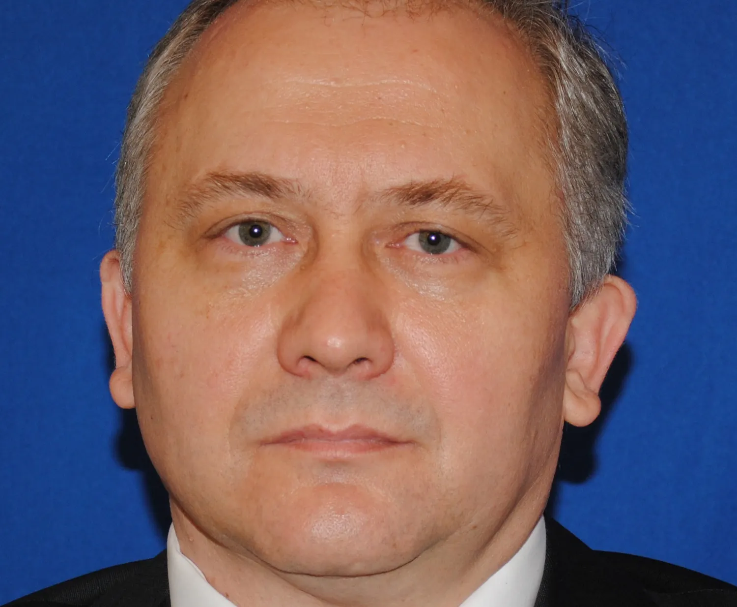 Deputatul Cornel Sănmărtinean este acţionar într-o firmă care vinde lenjerie intimă