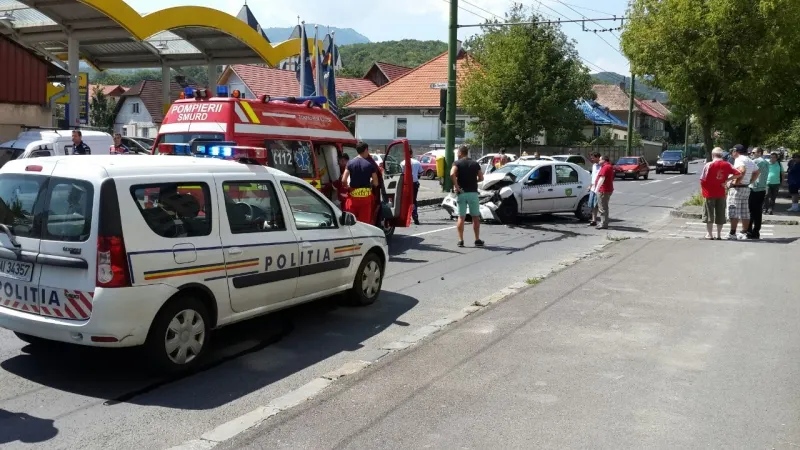 Accident grav în Brașov. Două persoane au fost rănite