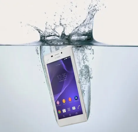 Șapte telefoane rezistente la apă. Al tău e printre ele?