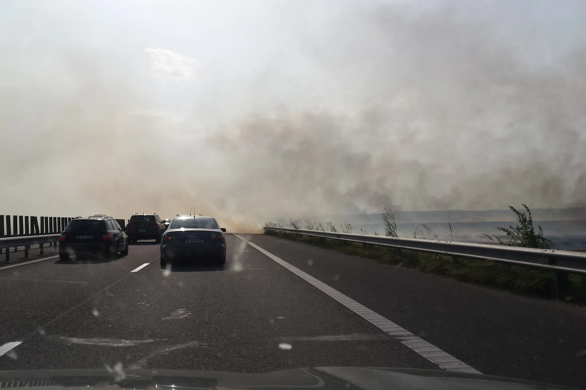 ATENŢIE, ŞOFERI! Trafic DEVIAT pe Autostrada Soarelui, din cauza unui INCENDIU