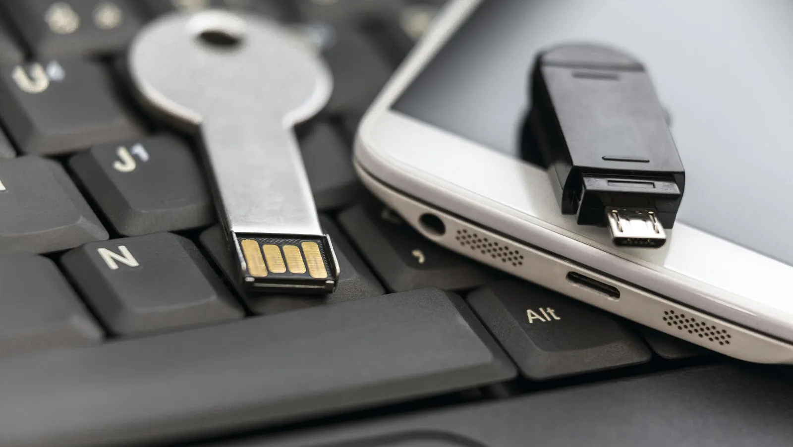 ALERTĂ pentru toţi utilizatorii! Orice dispozitiv cu mufă USB poate fi afectat