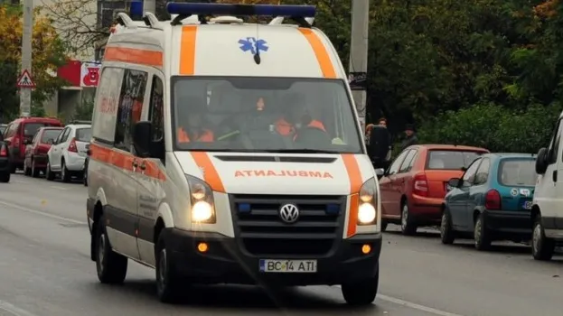 O fetiță a fost înfiată de un medic