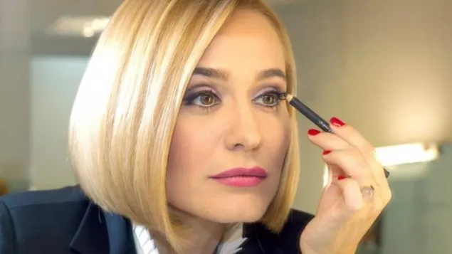Volume de Andreea Esca şi Mihaela Rădulescu, pe primele locuri în topul celor mai vândute cărţi