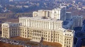 Nostalgie sovietică la Bucureşti: Turul Capitalei comuniste, într-un reportaj Euronews