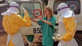 Misionara americană infectată cu Ebola a ajuns în Statele Unite