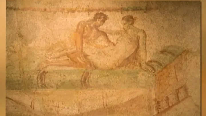 SEX ÎN RUINELE DIN POMPEI. Tinerii s-au furişat în interiorul celui mai mare bordel din Pompei