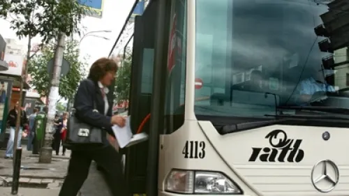 Europenii folosesc tot mai mult TRANSPORTUL în comun. ROMÂNII, în top: câte călătorii fac pe an