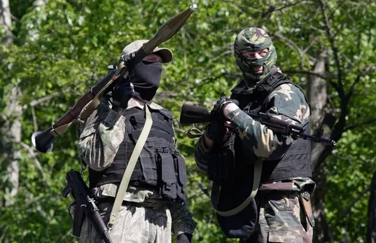 DOI ROMÂNI luptă alături de SEPARATIŞTI, în estul Ucrainei