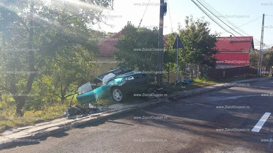GRAV ACCIDENT RUTIER, în Cluj. Şapte răniţi şi trei autoturisme implicate - FOTO