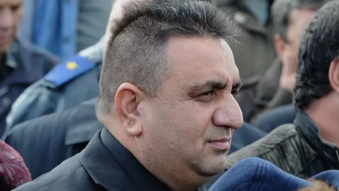 Tribunalul Argeş menţine arestul preventiv pentru Sandu Anghel şi arestul la domiciliu pentru Izaura