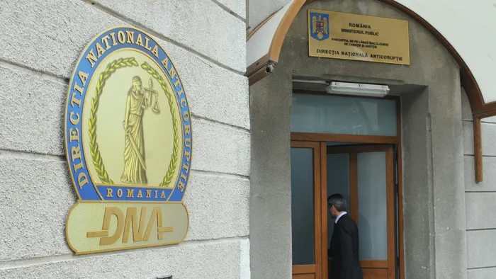 Deputatul PSD Adrian Simionescu şi un om de afaceri, DUŞI LA DNA cu mandat de aducere