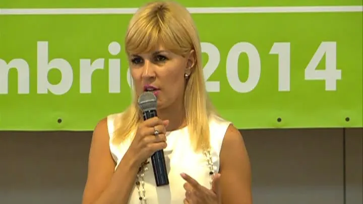 Elena Udrea: Guvernul Ponta e incompetent. România are resurse suficiente pentru a ajuta tinerii