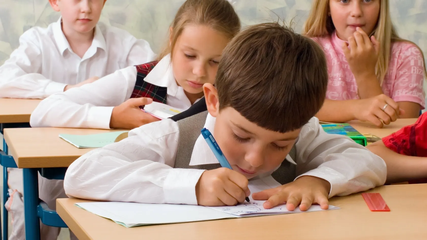 Criză de profesori de limba engleză și franceză, în mediul rural