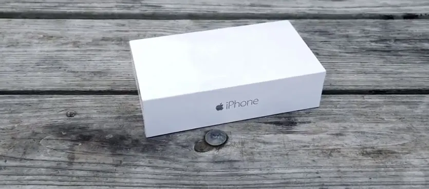 Unboxing iPhone 6 şi iPhone 6 Plus. Cum arată noile telefoane şi cu ce vin în cutie
