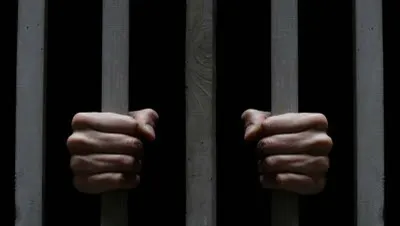 Parlamentul își face scut: PRESA poate fi trimisă după GRATII dacă scrie despre DOSARELE de CORUPȚIE
