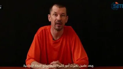 Gruparea SI difuzează o nouă înregistrare video cu ostaticul britanic John Cantlie