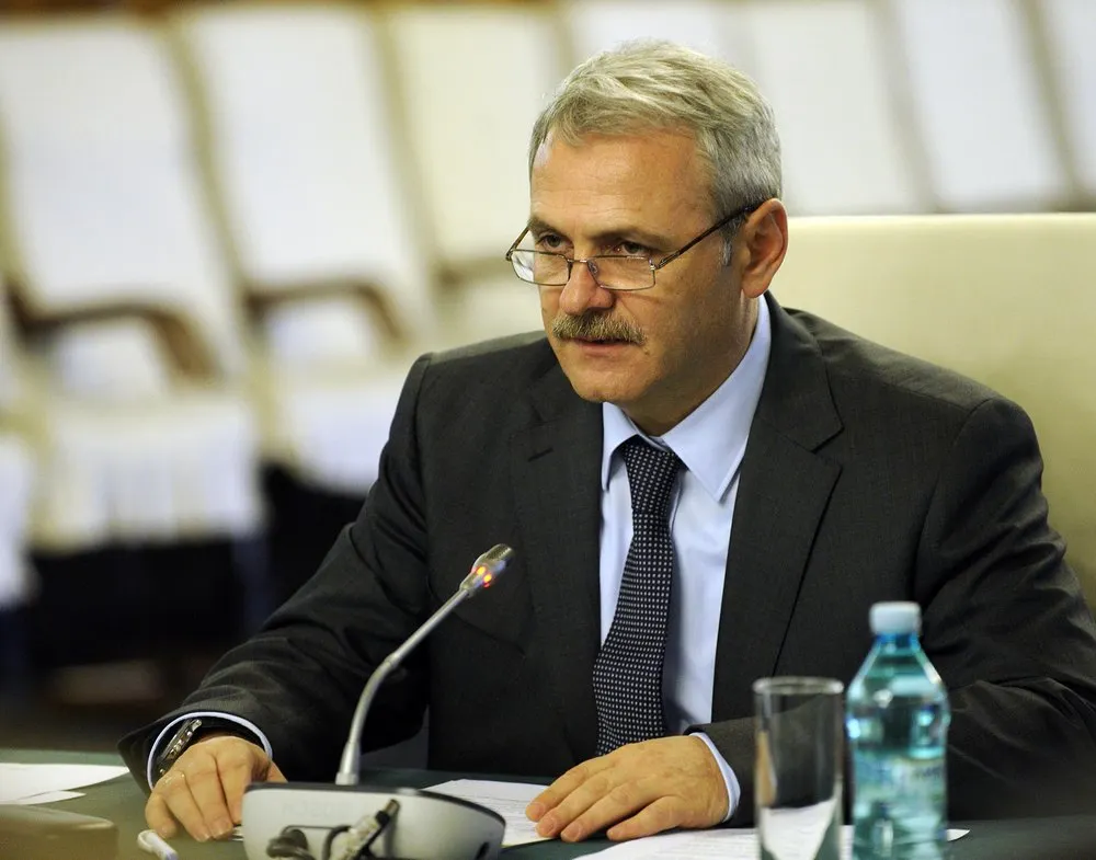 Drepturile salariale,câștigate în instanță de profesori, plătite din Fondul de rezervă al Guvernului