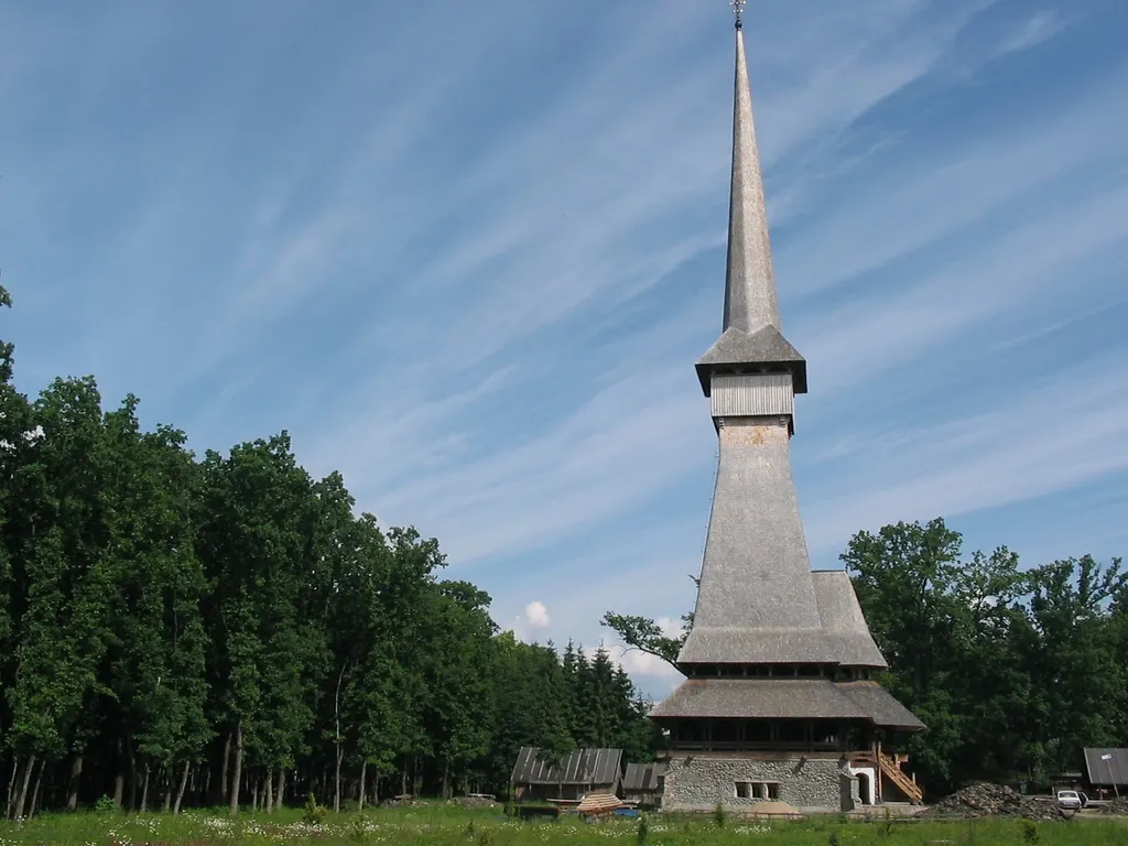 Maramureşul se poate lăuda cu cea mai mare biserică de lemn din lume