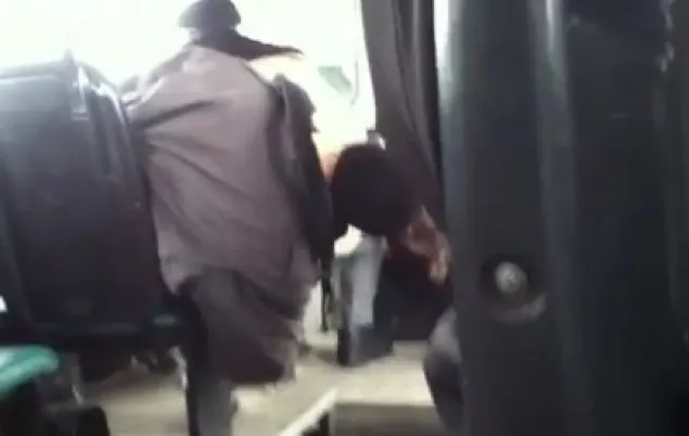 A adormit în autobuz! Incredibil ce a pățit