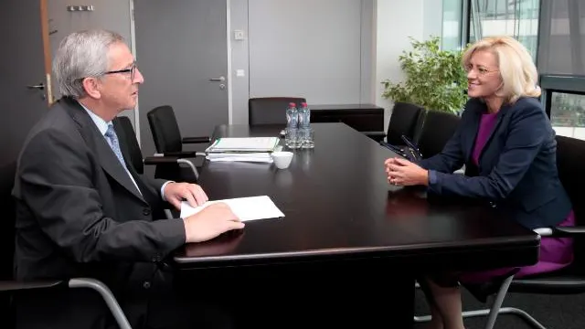 Corina Creţu, intervievată de şeful Comisiei Europene, Jean Claude Juncker