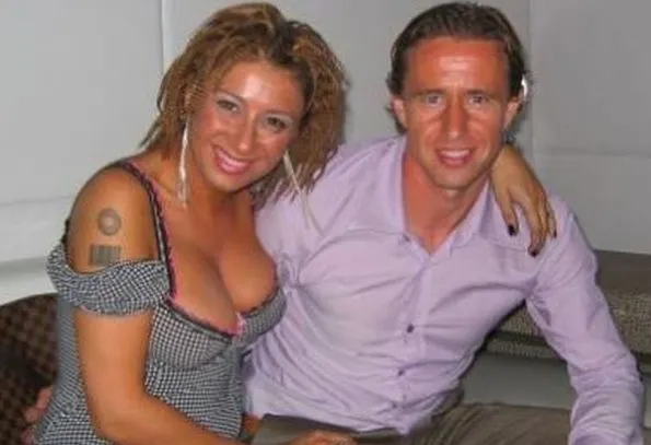 ŞOC - Cu ce rochie s-a îmbrăcat Anamaria Prodan, la un eveniment, marţi. Reghe a rămas BLOCAT
