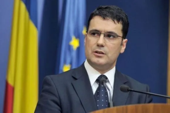 Remus Pricopie: Iohannis face rău școlii românești