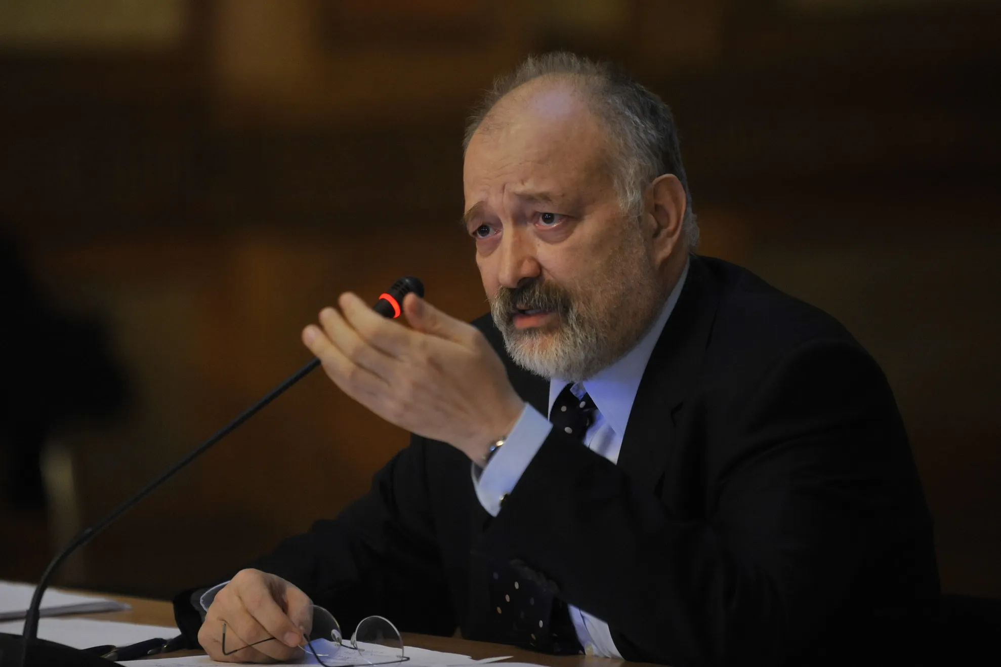Preşedintele Comisiei pentru cultură a Senatului cere DEMISIA lui Stelian Tănase