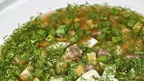 CIORBA DE SALATĂ VERDE – o reţetă delicioasă de sezon