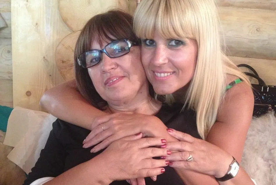 ELENA UDREA: Aş retrăi copilăria, indiferent cât de greu a fost