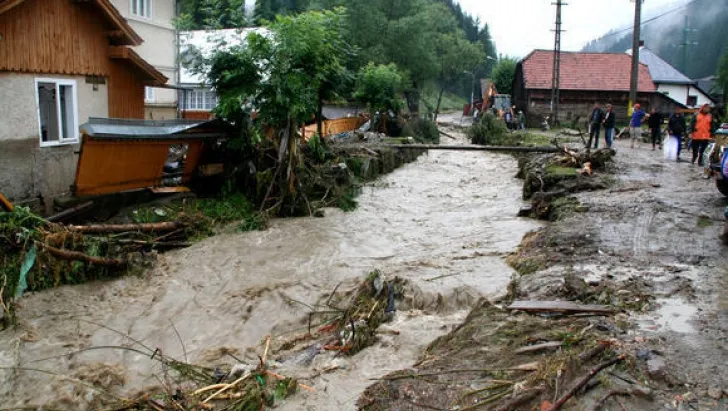 Guverul va aloca bani pentru localitățile afectate de viituri. Foto arhivă