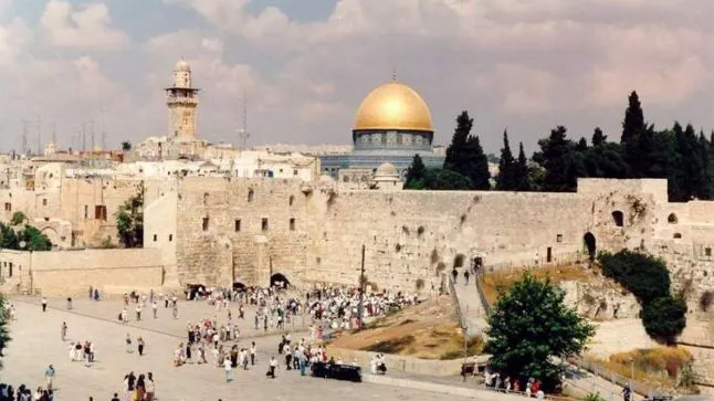 Mahmoud Abbas: Decizia Israelului de a închide Esplanada Moscheilor, "o declaraţie de război"