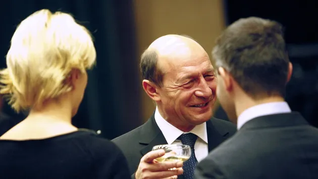 Băsescu, despre discuțiile Hrebenciuc-Șova: TE IA ȘI RÂSUL