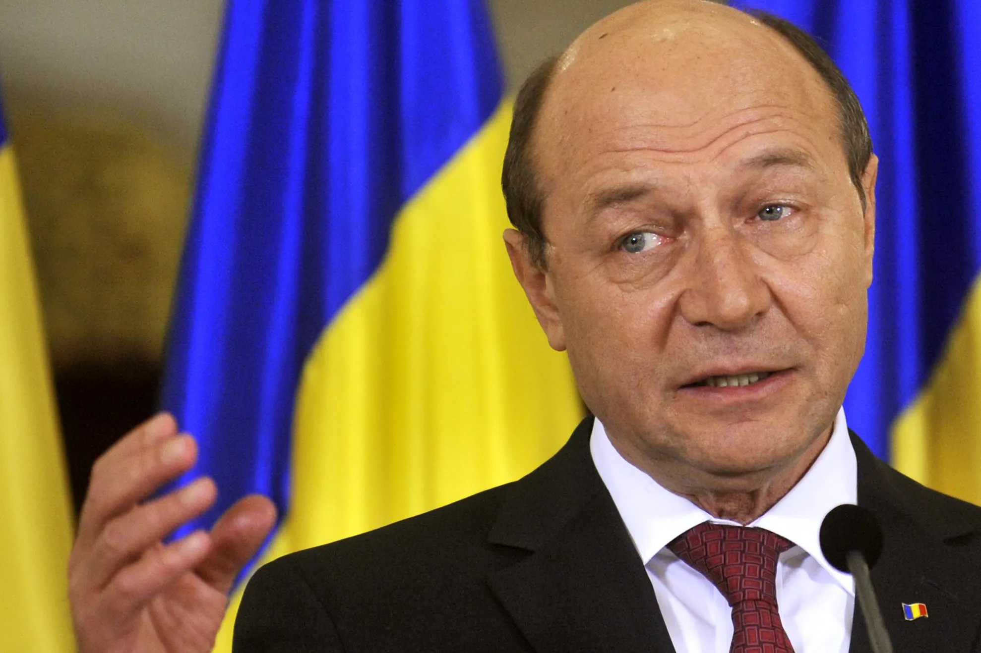 Traian Băsescu: Serviciile trebuie să iasă din rigiditatea secretului, să comunice cu populația
