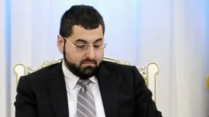BOGDAN OPREA, eliberat din funcţia de purtător de cuvânt al Preşedinţiei