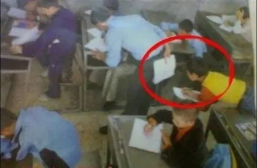 BANCUL ZILEI. Un student se duce la cantină