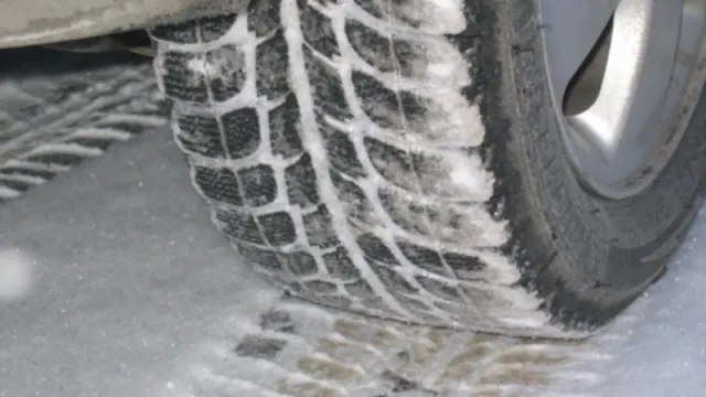 Ce rişti dacă nu ai cauciucuri de iarnă? Ce spune legea