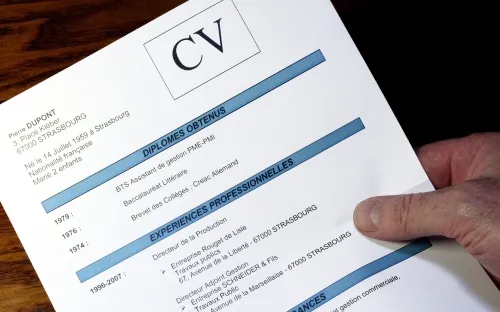 Asta e CHEIA SUCCESULUI - Ce trebuie să ELIMINAŢI din CV ca să fiţi sunaţi de angajator