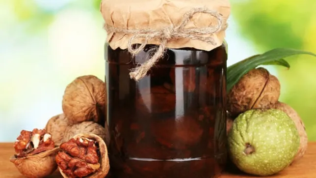 Cum să prepari dulceaţă de NUCI VERZI