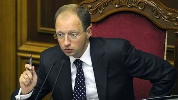 CRIZĂ ÎN UCRAINA. Premierul Arseni Iațeniuk și-a anunțat demisia