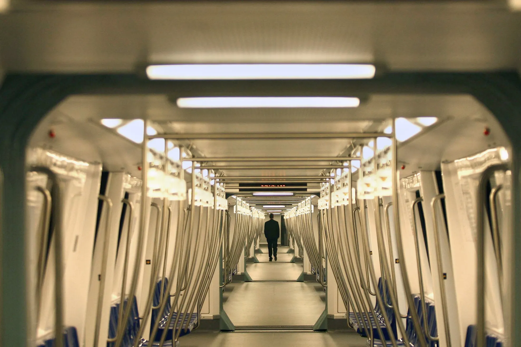 SENZAŢIE - Noile garnituri de metrou sunt comparate cu navele spaţiale. Imagini în PREMIERĂ!