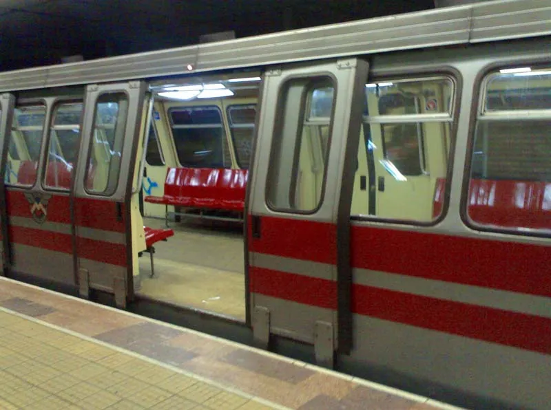 INCREDIBIL - Mare RUŞINE la metrou. Ce au descoperit călătorii care merg în fiecare zi în subteran