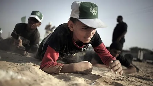 Statul Islamic difuzează filme despre educaţia copiilor din cadrul "Şcolii Jihadului"