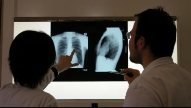 ŞOCANT - O profesoară din România a infectat cu TBC 150 de elevi de liceu