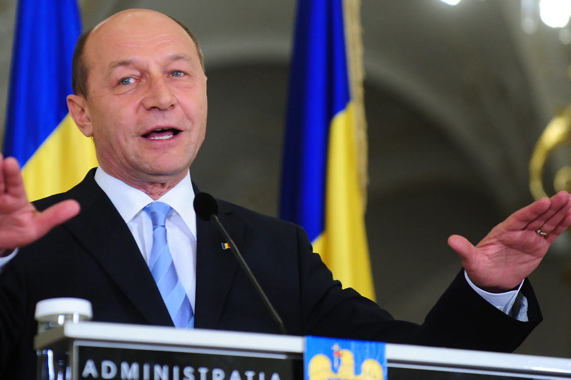 Traian Băsescu: Actualul Parlament nu poate controla serviciile