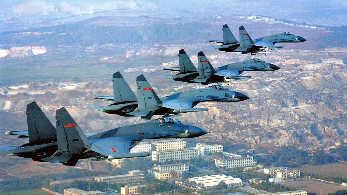 Avioane militare ruseşti interceptate în inima Europei. Ce se întâmplă