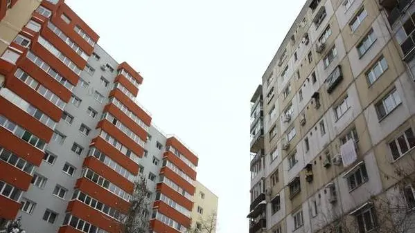 UN BĂRBAT A CĂZUT DE LA ETAJUL 3. Ce a urmat este TERIFIANT