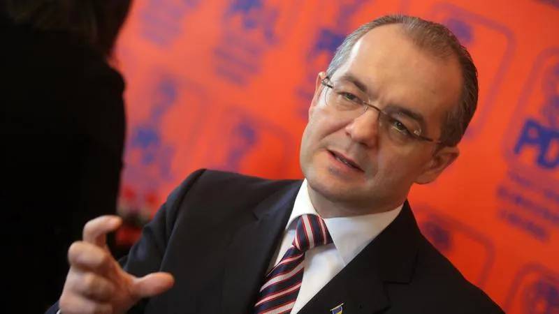 ALEGERI PREZIDENȚIALE 2014. Ce mesaj a transmis EMIL BOC, după ce a votat