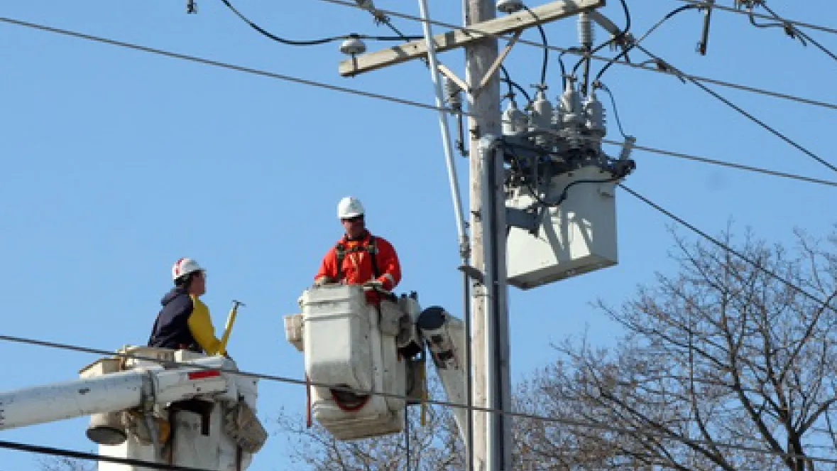 ALEGERI PREZIDENŢIALE 2014. Secție de votare, fără curent electric, în urma unui accident rutier
